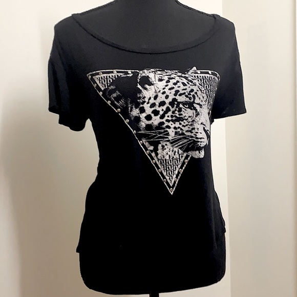 Charlotte Russe Assymetrical Off Shoulder High Low 3-D Tiger Short Sleeve Shirt - Picture 5 of 16